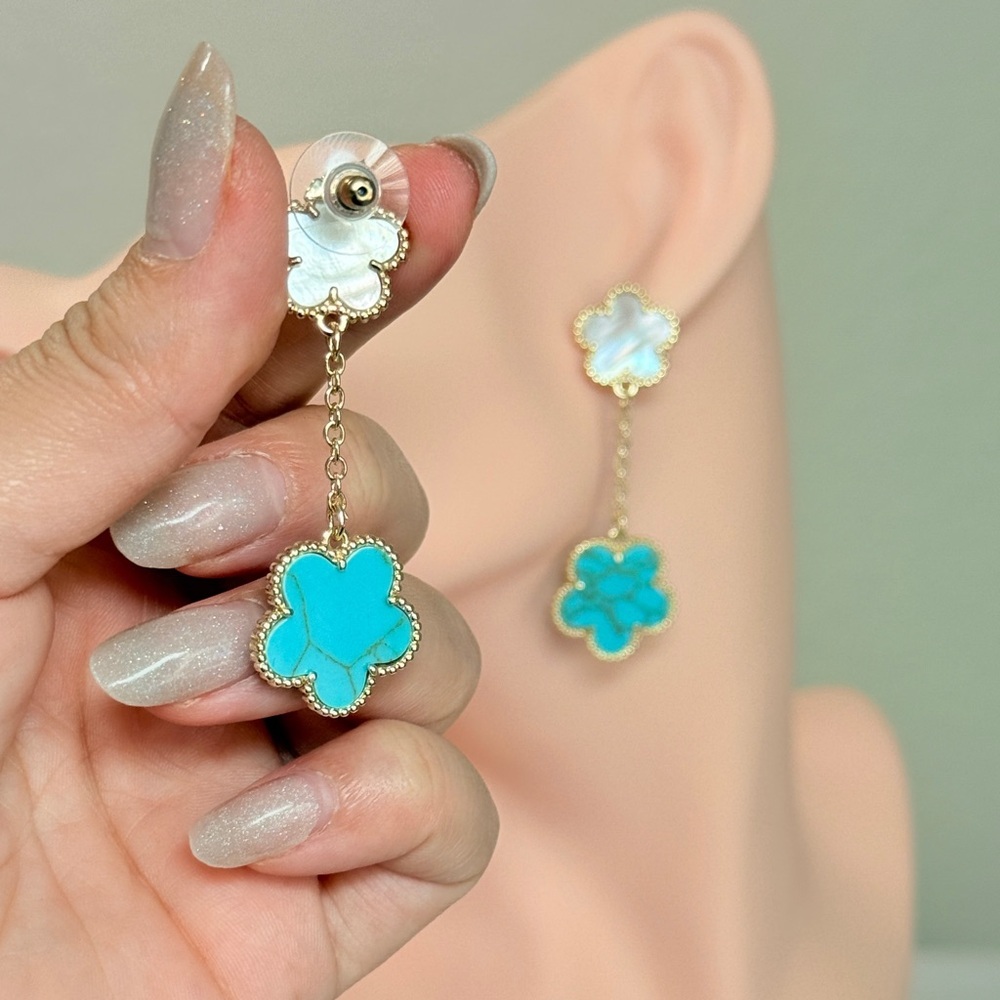 ⚜️ Gold and Turquoise Flower Drop Earrings - Picture 4 of 6